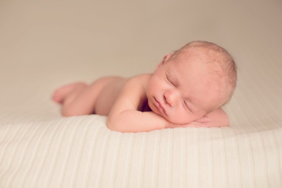 natural-newborn-photographer-waukesha-wisconsin-by-andrea-ryerson-photography