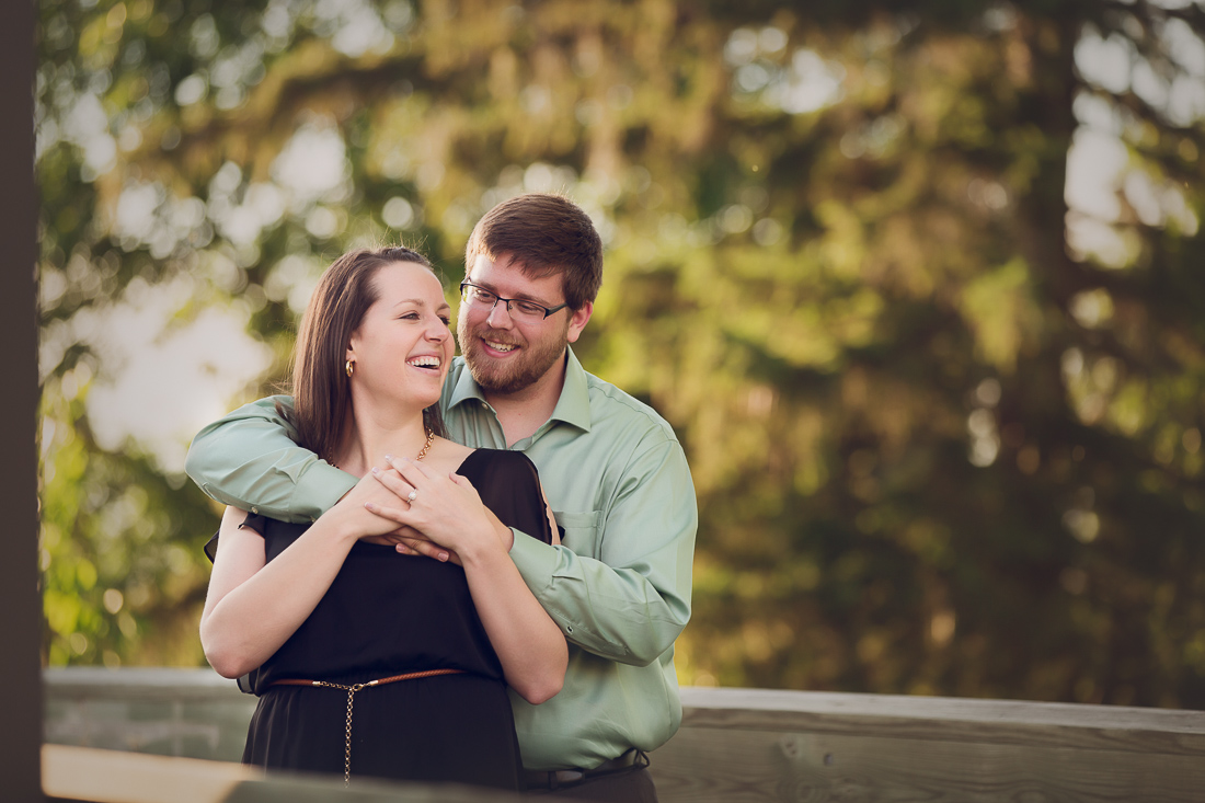 relaxed-engagement-photos
