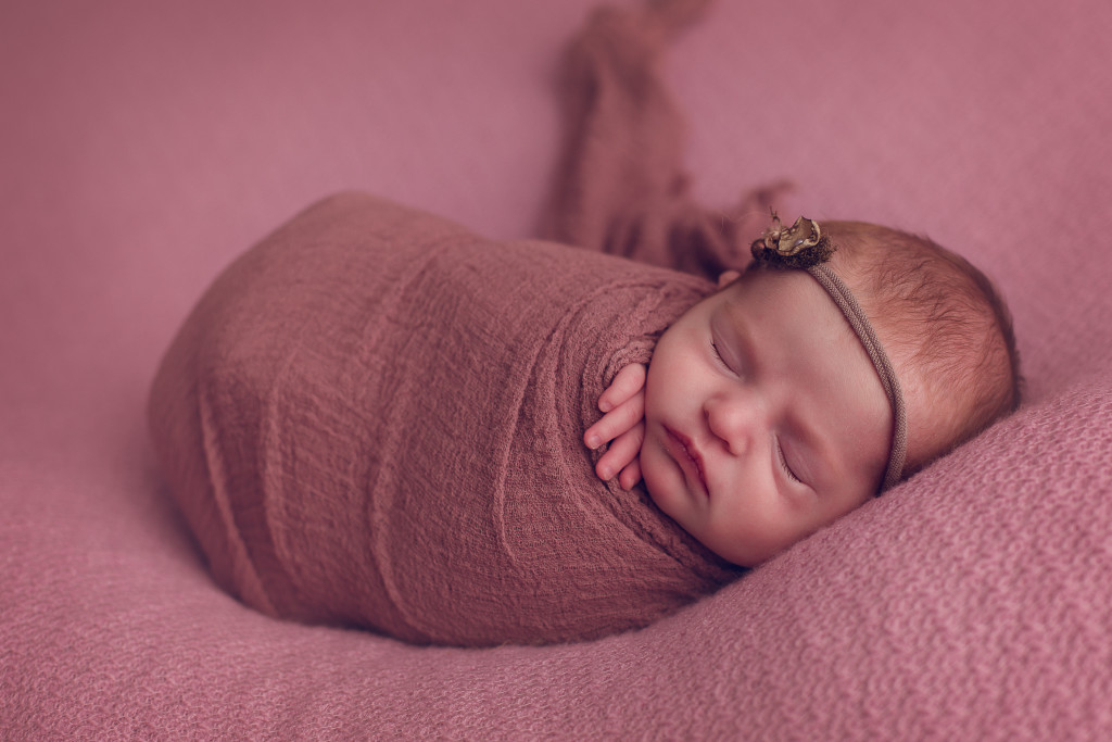 sleepy-newborn-photos