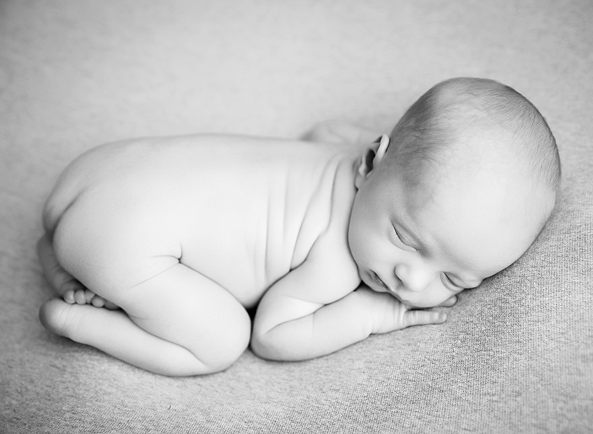 contemporary newborn photographer