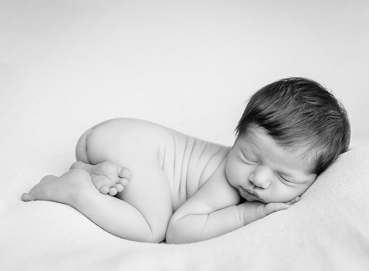 creative newborn photographer brookfiekd