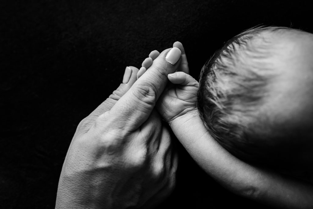 emotional-newborn-photos
