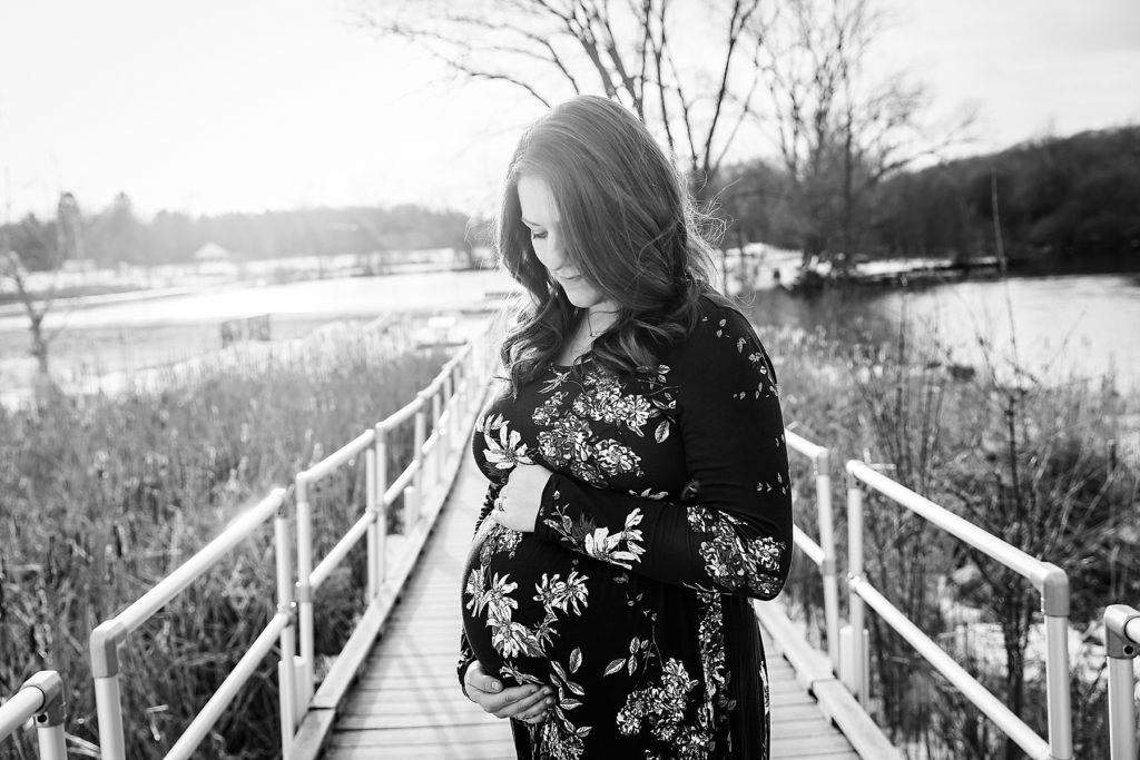 artistic maternity session