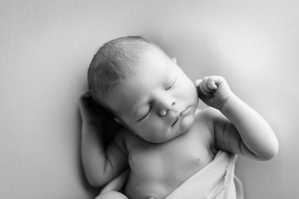 relaxed and natural newborn photos