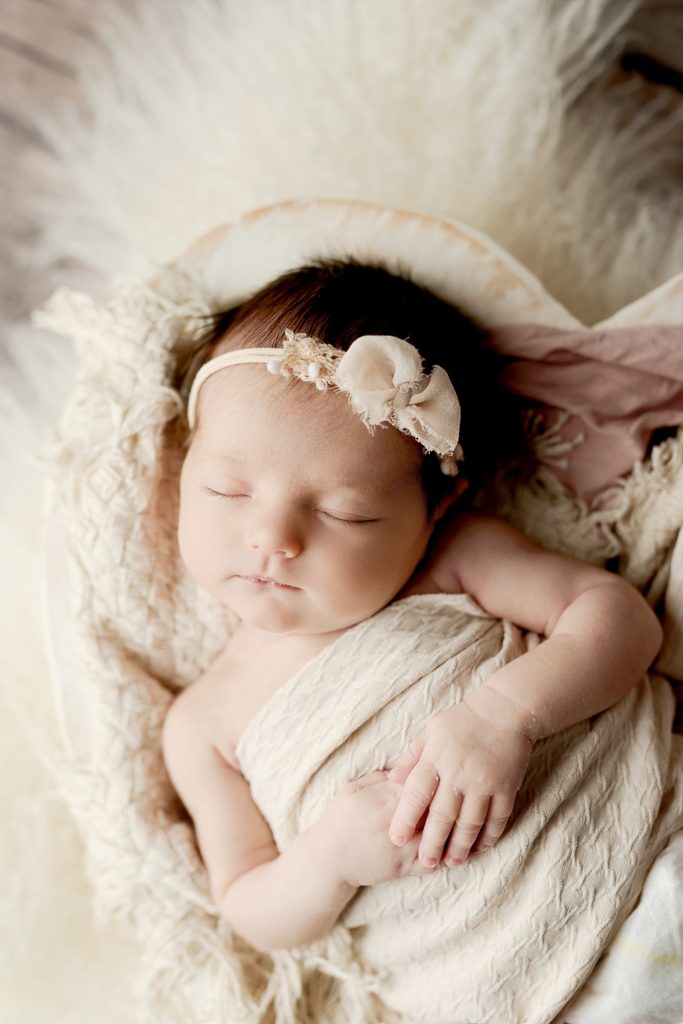 natural newborn baby photographer