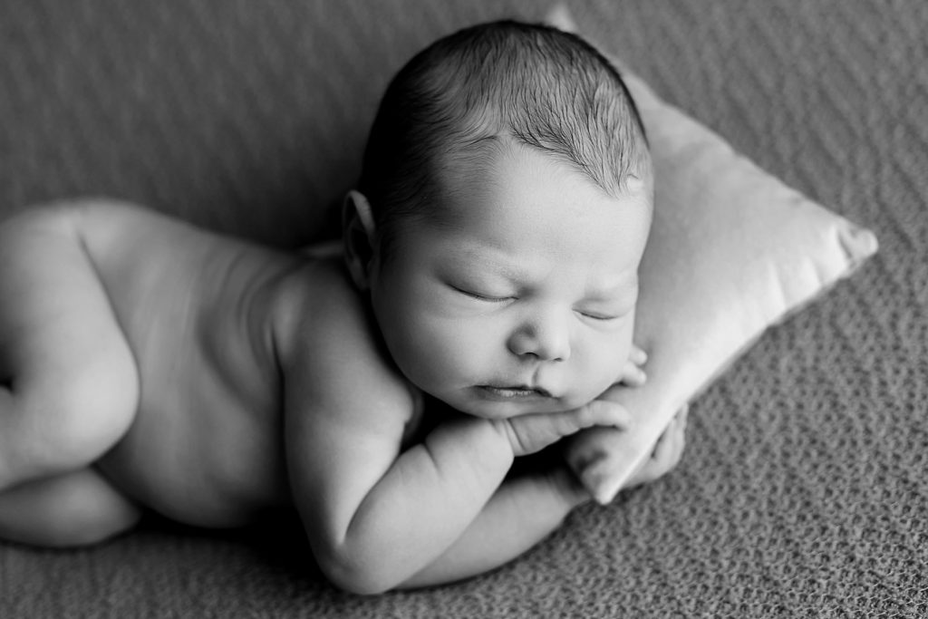 sleepy posed newborn photos