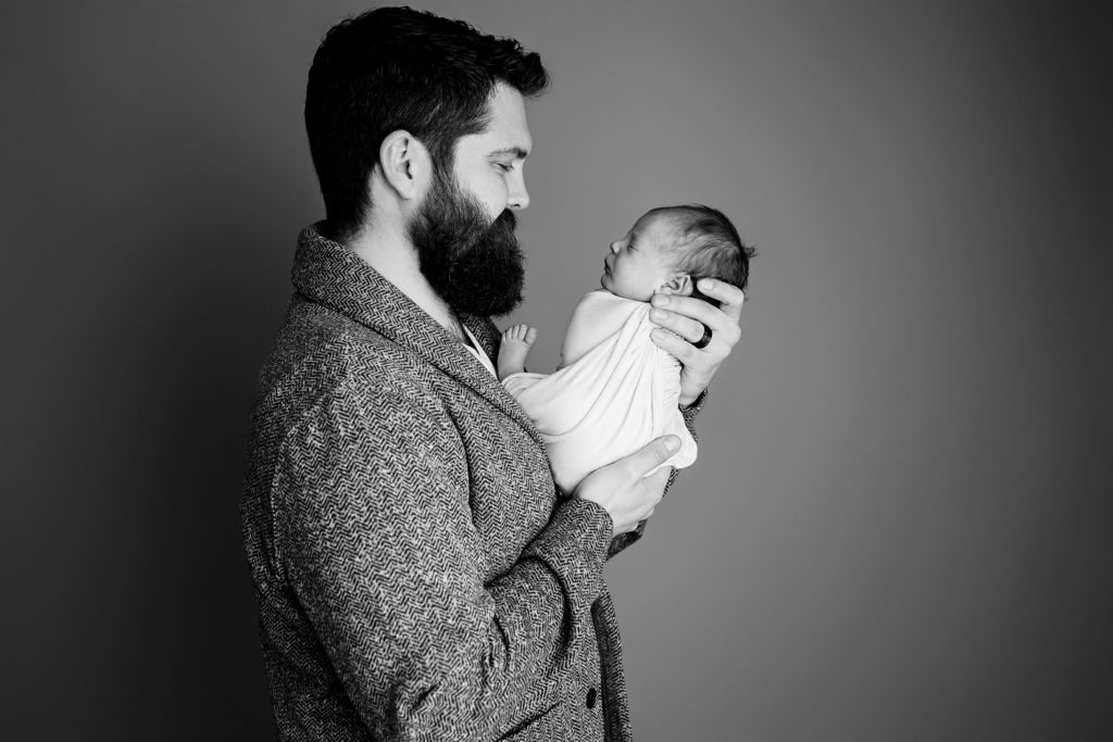studio photographer newborn