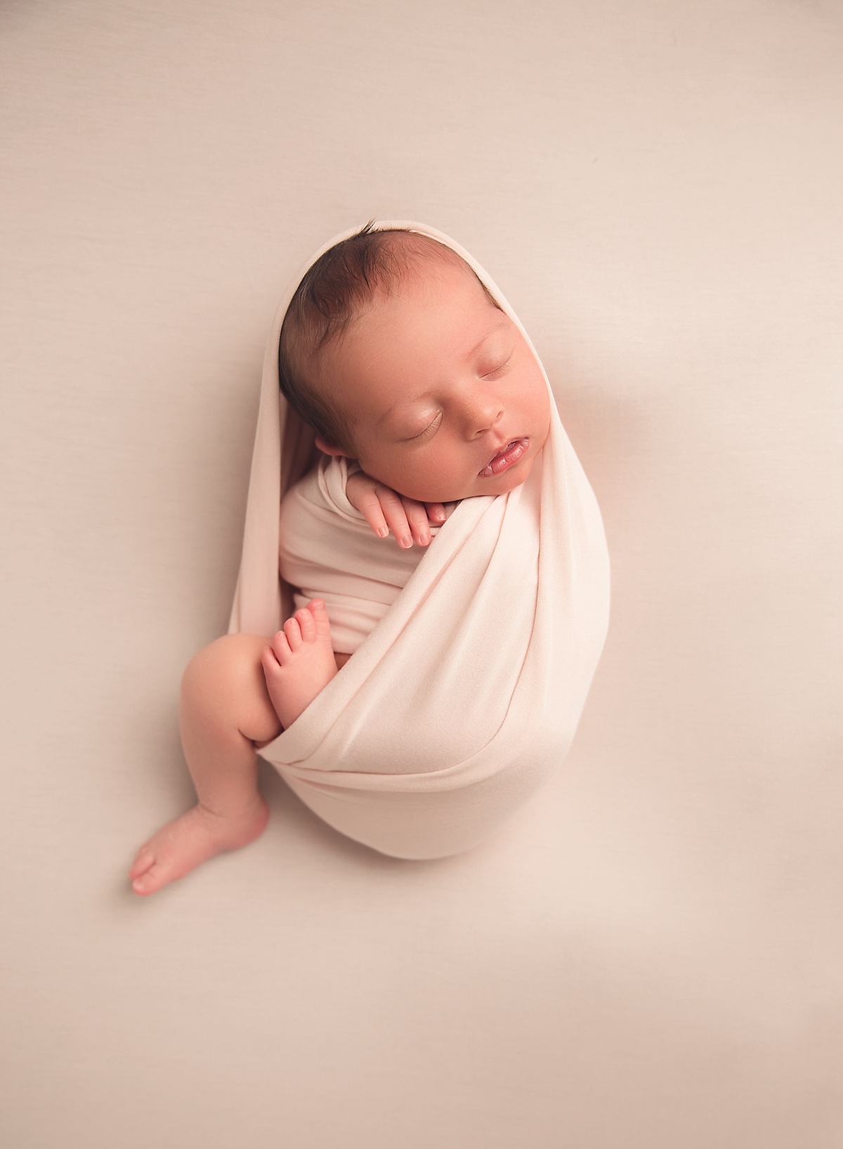 ixonia-newborn-photos.jpg