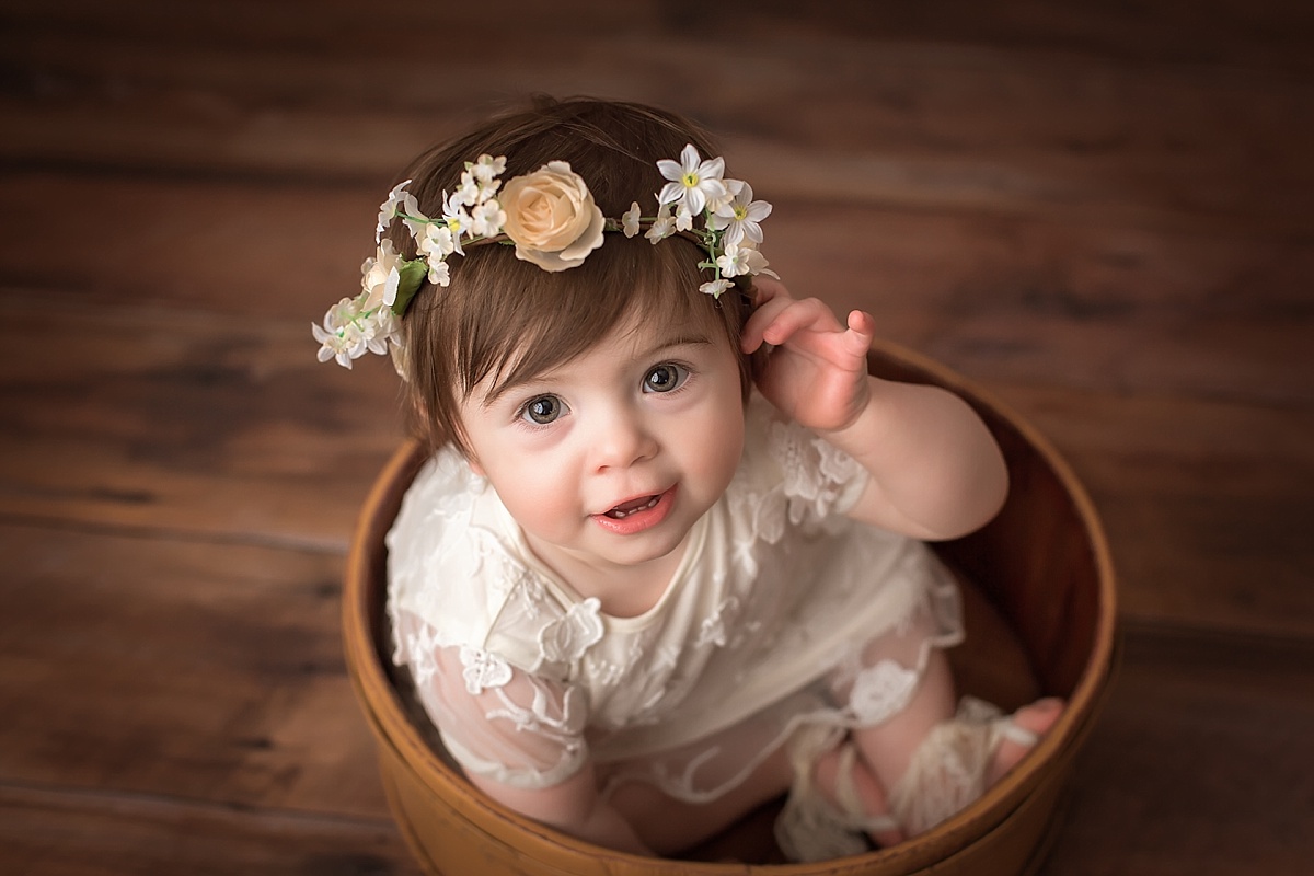 one year old photographer session.jpg