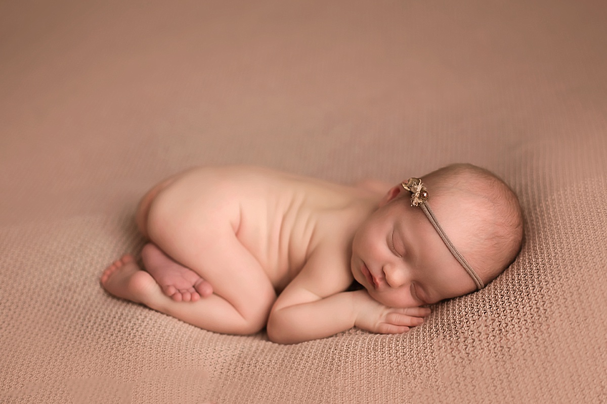 pewaukee infant photographer.jpg