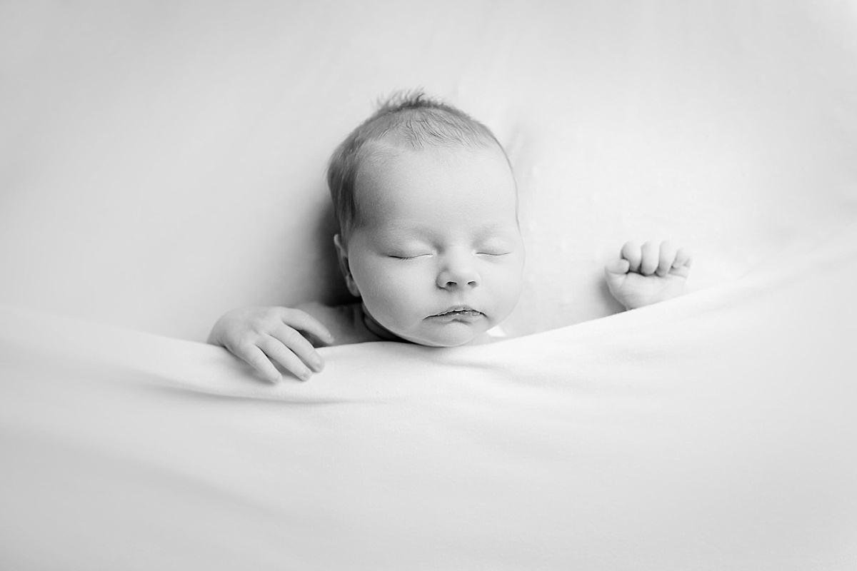 infant photographer waukesha.jpg